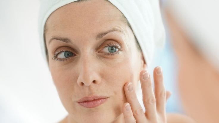 Tips Memilih Skincare Untuk Usia 40 TahunAgar Punya Kulit Kencang dan Sehat, Say Goodbye to Keriput!