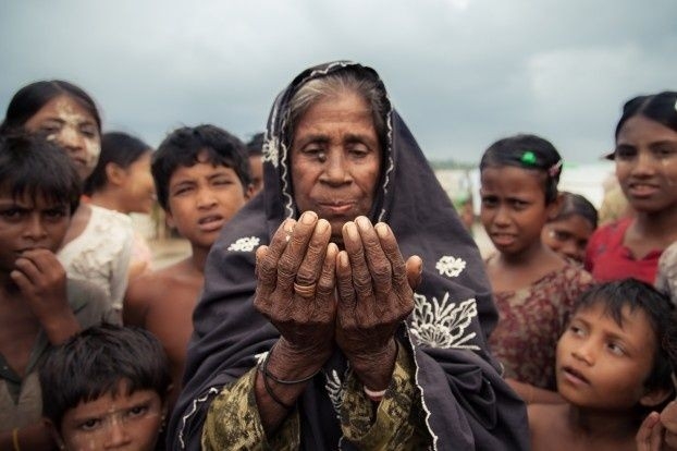 Sama-Sama Muslim dan Alami Genosida, Mengapa Masyarakat Tebang Pilih Dukungan Antara Palestina dan Rohingya?