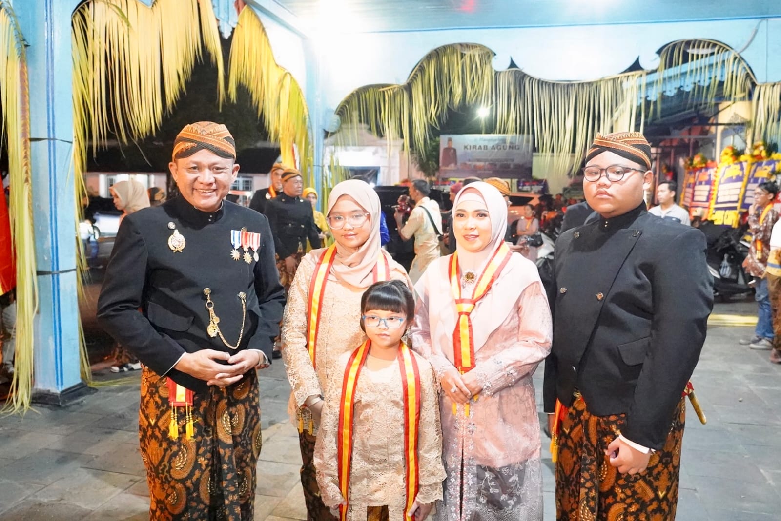 Bupati OKU Timur Lanosin Terima Gelar Kanjeng Raden Tumenggung dari Keraton Surakarta
