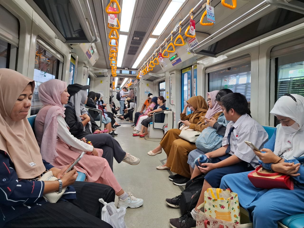 WOW! Ada Tarif Khusus LRT Sumsel Rp43 Menuju Ampera