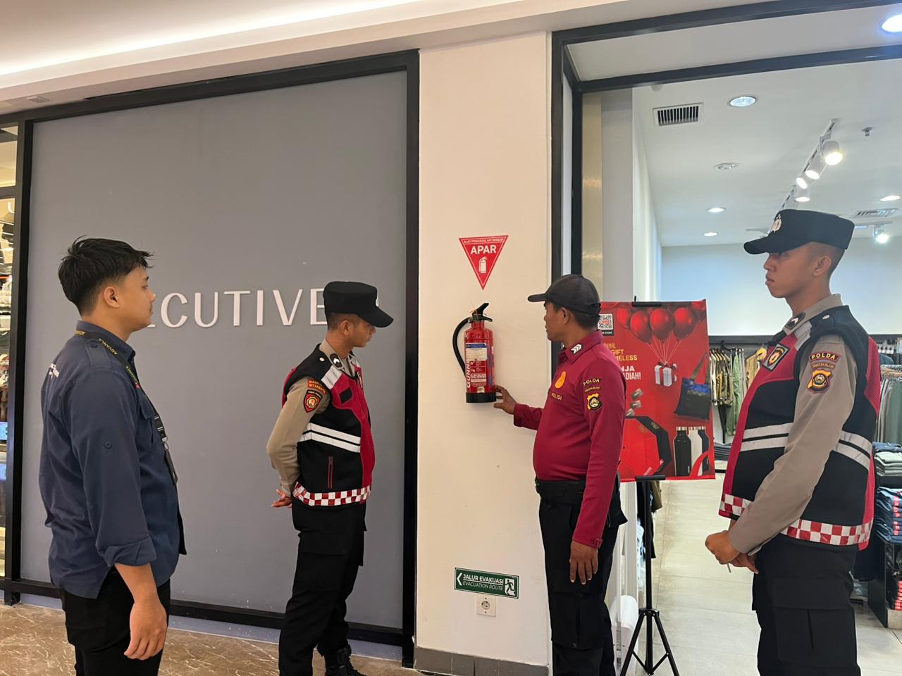 Jelang Akhir Tahun, Polisi Amankan Aktivitas Pengunjung Palembang Indah Mall