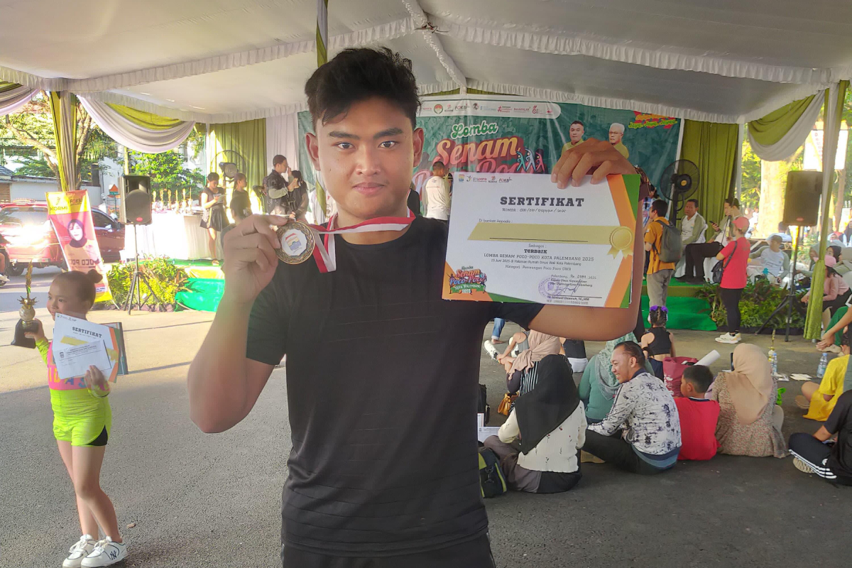 Mahasiswa UBD Wahyu Rahmanda Jadi Juara Pertama Lomba Senam Poco-Poco Meriahkan HUT Kota Palembang Ke-1342