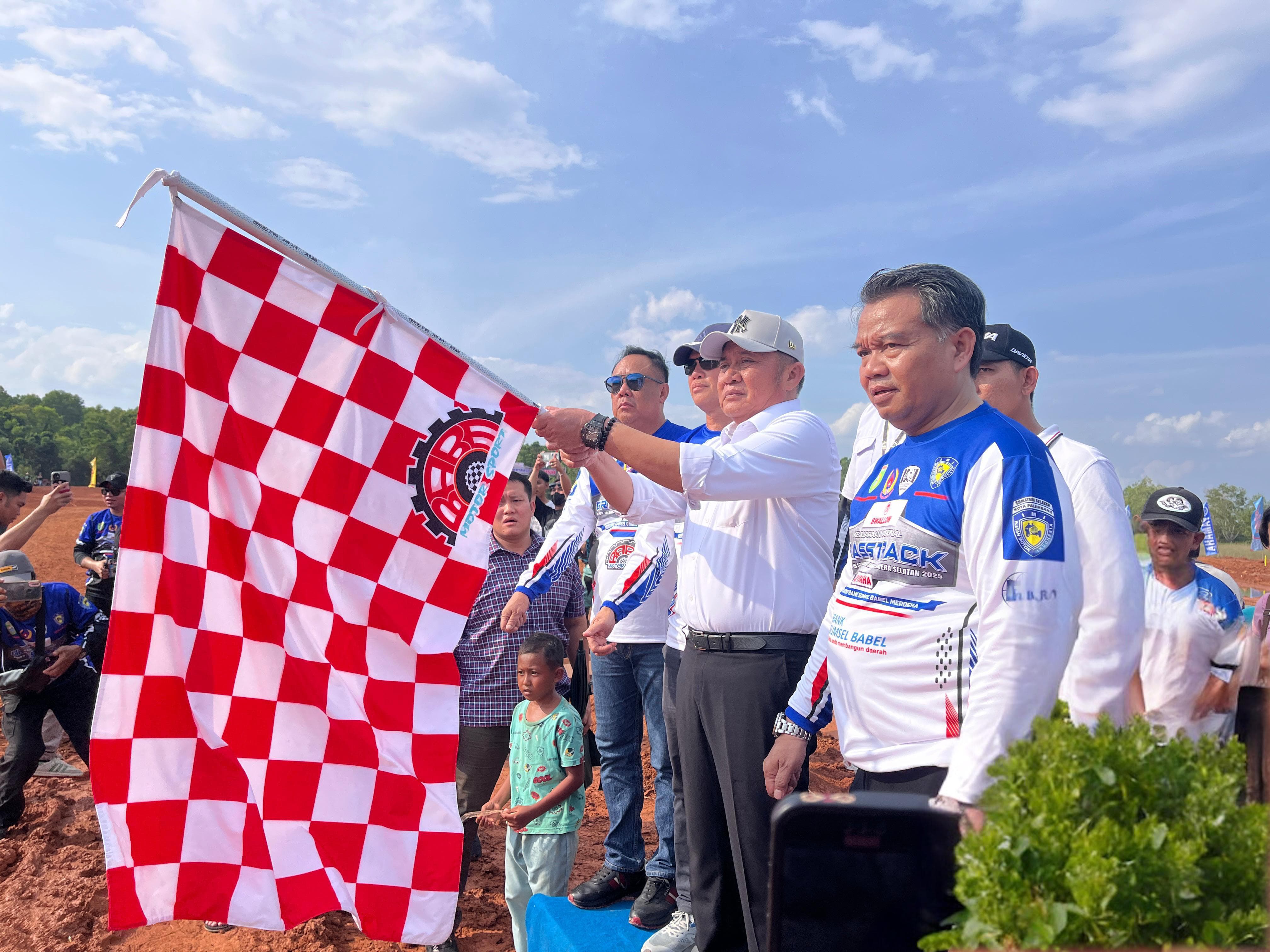 Gubernur Herman Deru Ajak Anak Muda Kembangkan Bakat di Sirkuit Grasstrack JSC