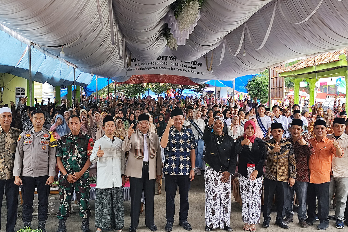 Hadiri HUT Ke 50 Desa Harjomulyo, Ini Pesan Bupati Enos