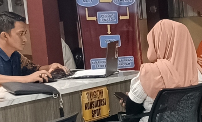 Suami Tega Tinju Istri Setelah Kepergok Mesra Sama Wanita Idaman Lain 
