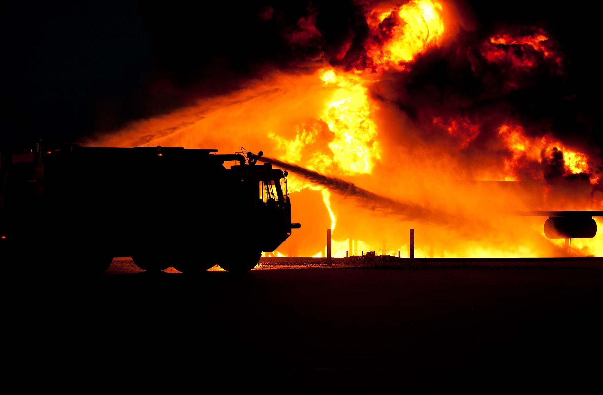 Naudzubillah! Kobaran Api Kepung Penduduk Negara Barat, Disebut Sebagai Tanda Kiamat, Benarkah?