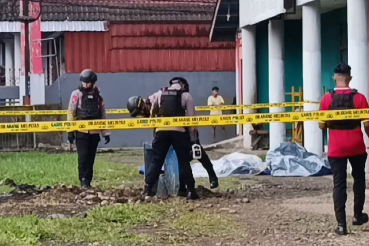 Benda Mirip Bom Peninggalan PD II Ditemukan di Ambon
