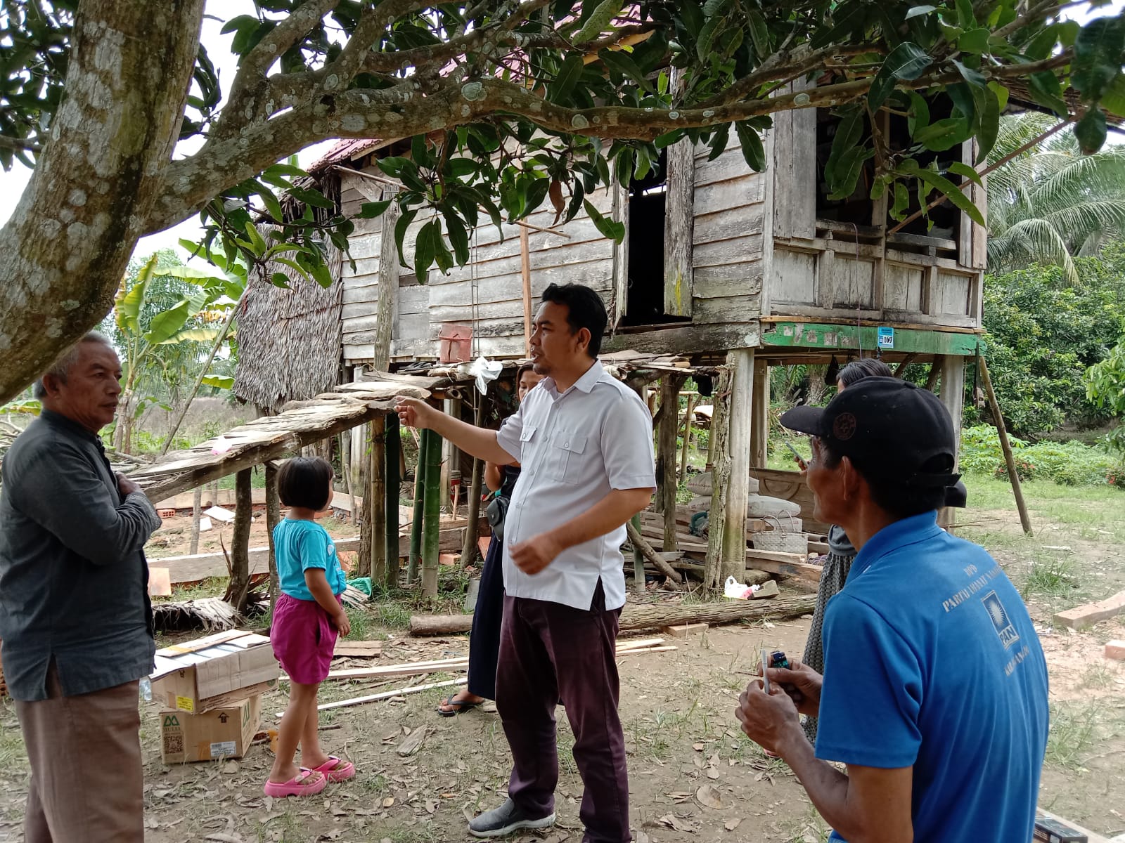 Kado Istimewa dari Bupati untuk Wak Romzi di Momen HUT ke-21 Ogan Ilir, Rumah Dibangun Jadi Lebih Layak