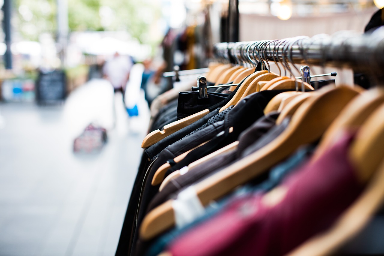 12  Rekomendasi Merek Jaket Thrift Terbaik Sepanjang 2023, yang Paling Dicari Anak Muda di Online Shop