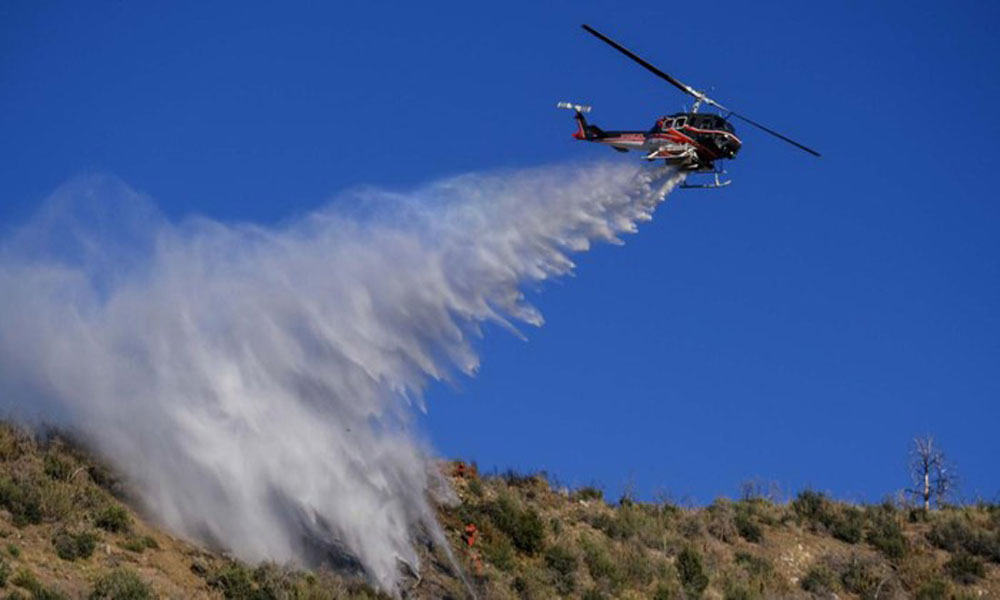 2 Helikopter Water Bombing di Yunani Tebrakan saat Jinakkan Api