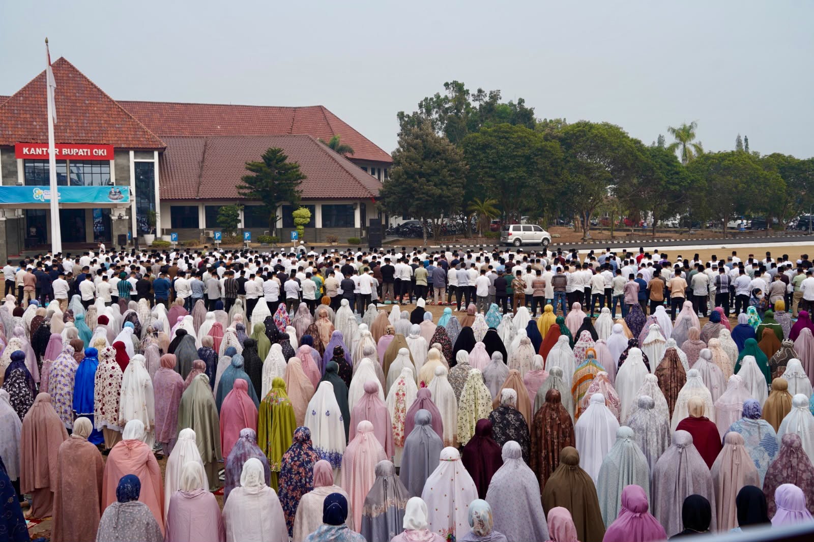 Mengetuk Pintu Langit, Warga OKI Gelar Salat Minta Hujan Serentak