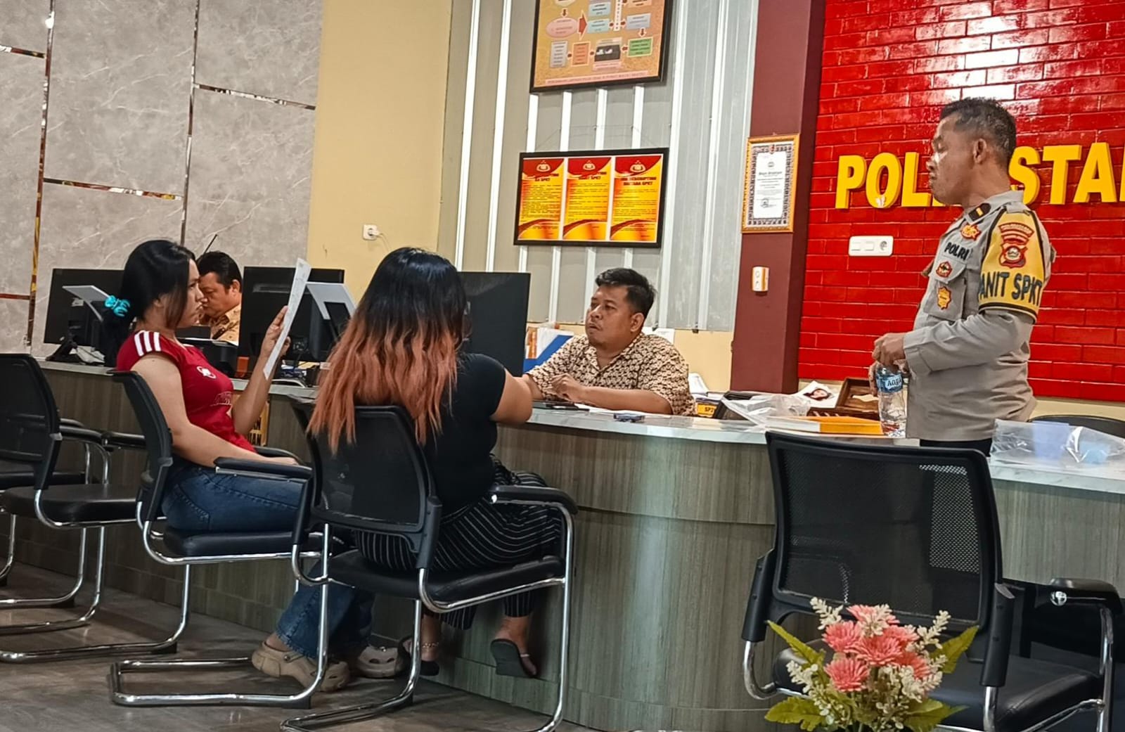 Video Keributan Dituduh Maling Hp Viral di Sosmed, Wanita Rambut Pirang di Palembang Laporkan Pemilik Akun