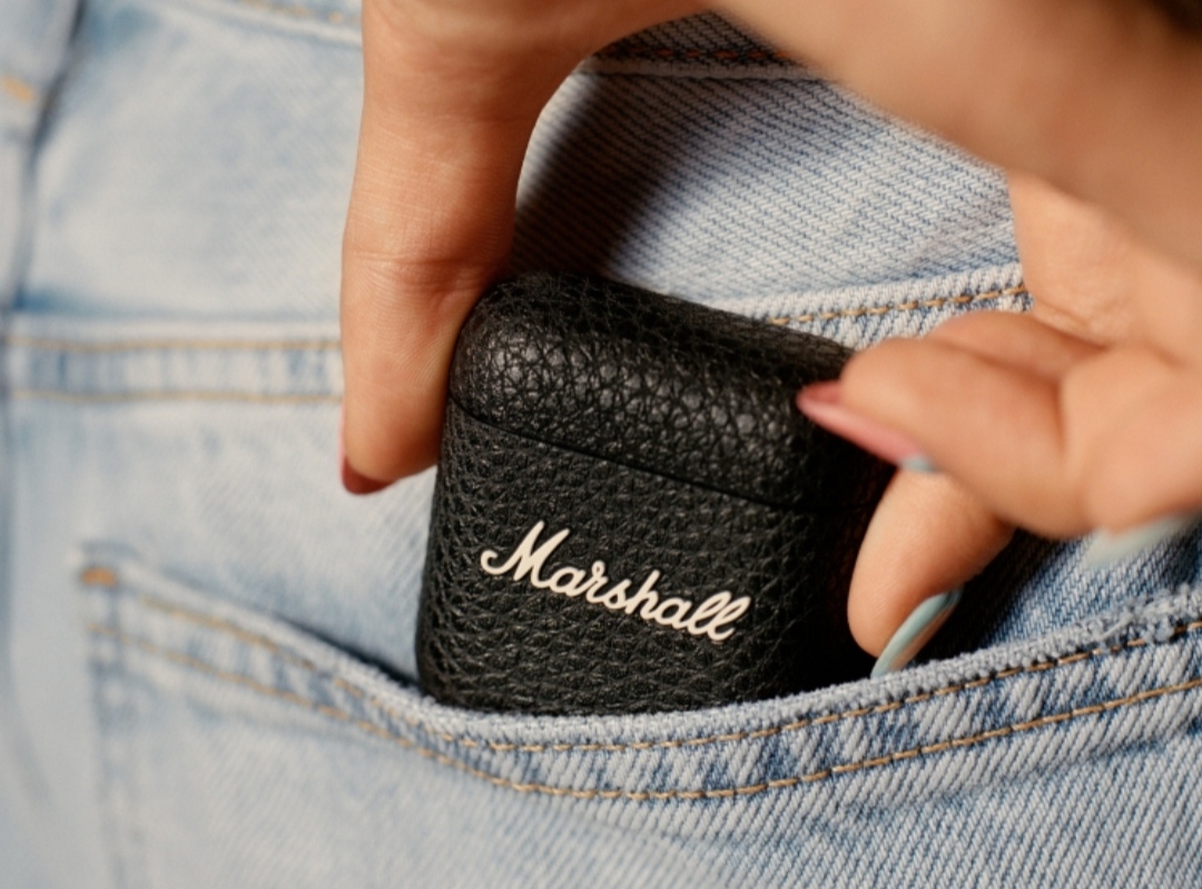 Marshall Minor IV, Earbud Nirkabel Stylish dengan Charging Case Berlapis Vinil Tolex yang Ikonik