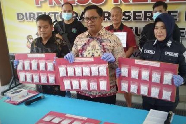 Ekstasi Rp2,4 Miliar Dibawa Gembong Residivis Kasus Narkoba 15 Tahun, Malah Bilang Hanya Dikasih Uang Rokok   