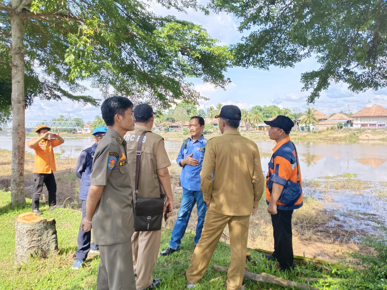 Buaya Sering Muncul, BKSDA Sumsel Tinjau Sungai Komering OKI