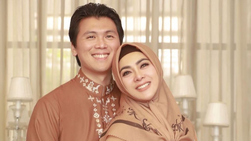 Syahrini dan Reino Barrack Bakal Jadi Orangtua, Terkonfirmasi Hamil Anak Pertama