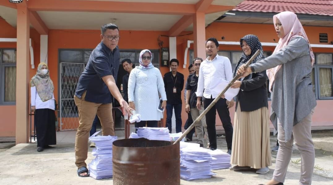 3.003 Set Soal dan Jawaban Tes Tertulis Calon Anggota PPS Dimusnahkan KPU Ogan Ilir