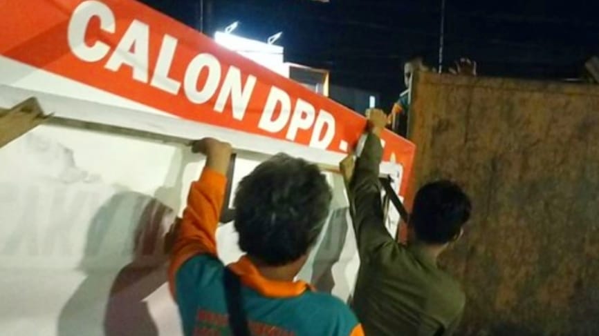 Masa Tenang, Bawaslu Palembang Mulai Tertibkan APK di Tiga Zona, Ditargetkan H-1 Pemilu Selesai