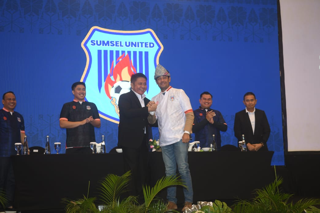Nil Maizar Sah Warga Kehormatan Sumsel, Gubernur Herman Deru: Akademi Sepakbola Munculkan Bibit Pemain
