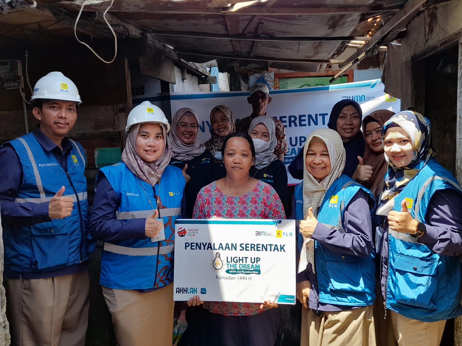 Light Up The Dream, Berbagi Benderang di Bulan Ramadhan Dari Pegawai PLN untuk Rumah Prasejahtera