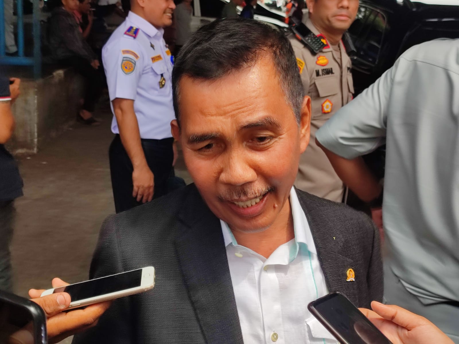 Gubernur Sumatera Selatan atau Anggota DPR RI? Begini Respon Ishak Mekki