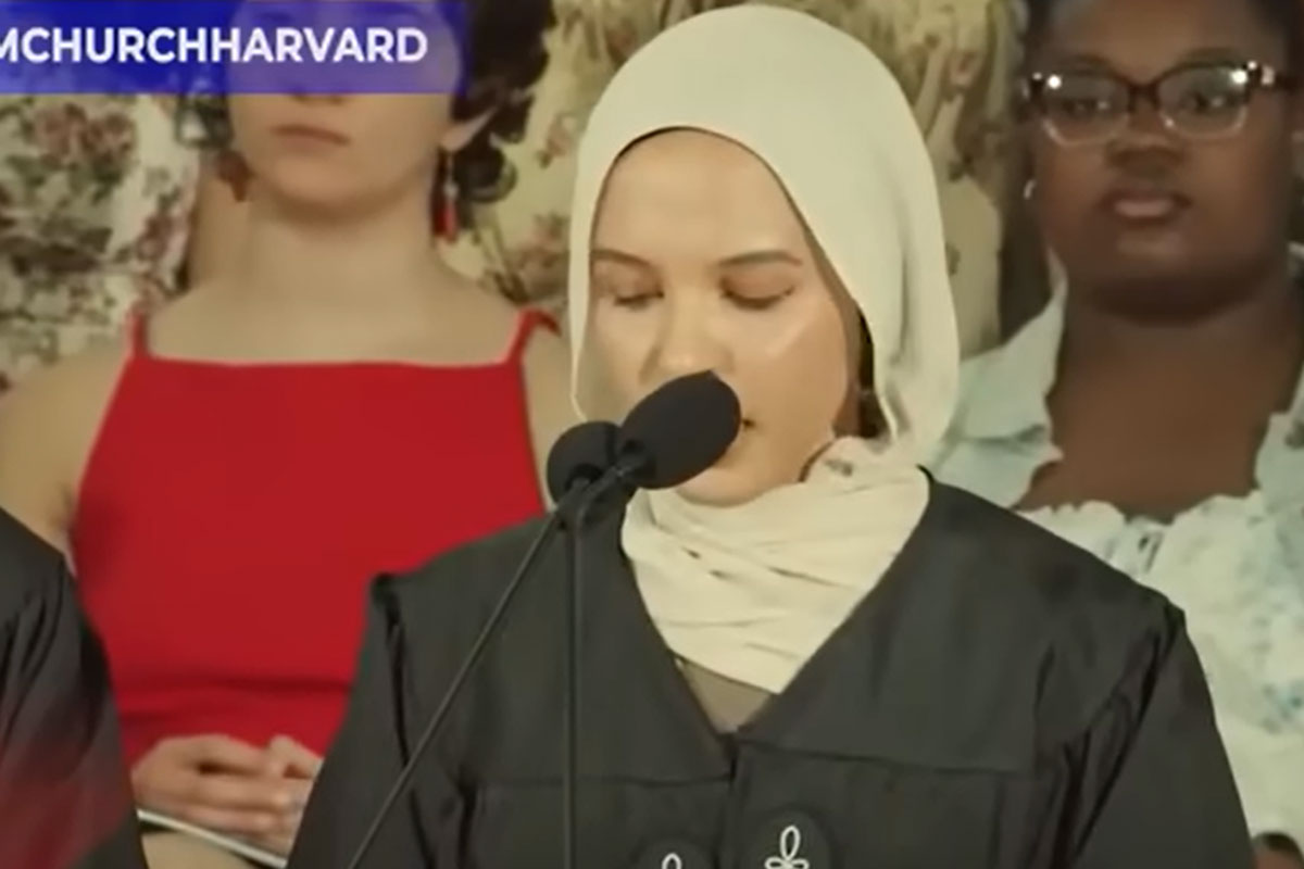 Momen Sakral-Spiritual, Surat Al-Alaq Berkumandang di Podium Kehormatan Wisuda Universitas Harvard