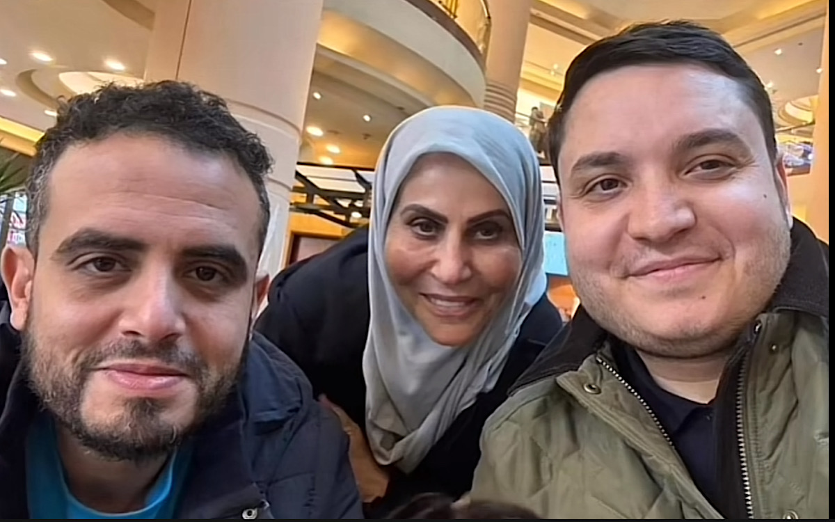 Wartawan Palestina Mansour Shouman Dievakuasi dari Palestina, Ibunya Memastikan Kondisi Anaknya Sehat