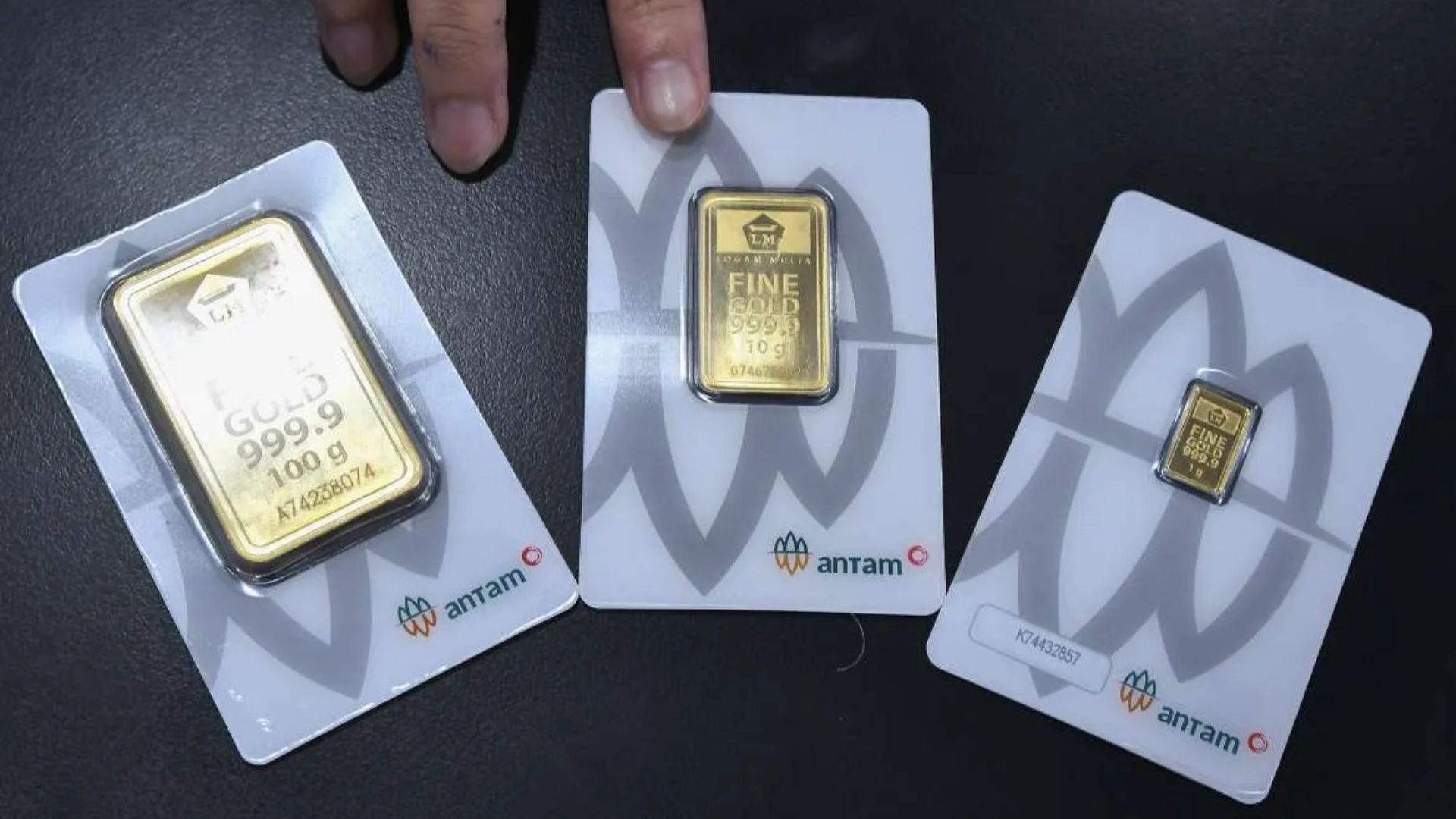 Harga Emas Antam Turun Rp 16.000 per Gram, Buyback Ikut Melemah 27 April 2026