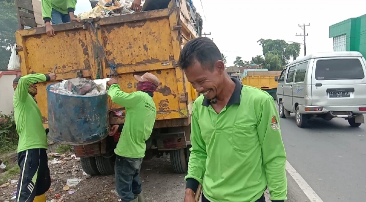 Tiap Hari Bergelut dengan Sampah, Petugas Kebersihan Ogan Ilir Khawatir Penyakit