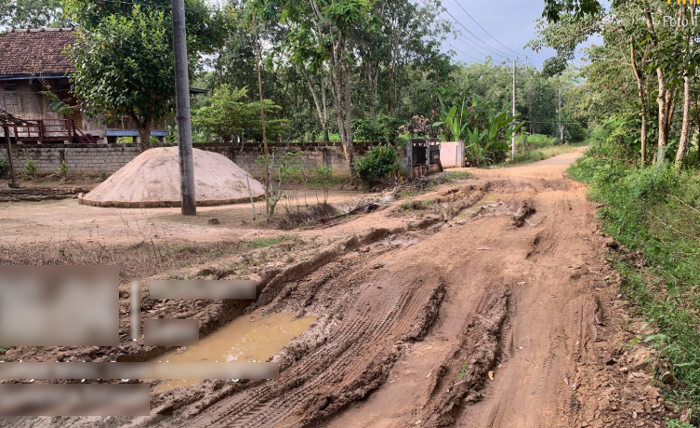Hujan Deras Sebabkan Jalan di Cahya Maju - Tebing Suluh Rusak, TRC BPBD OKI ke Lokasi