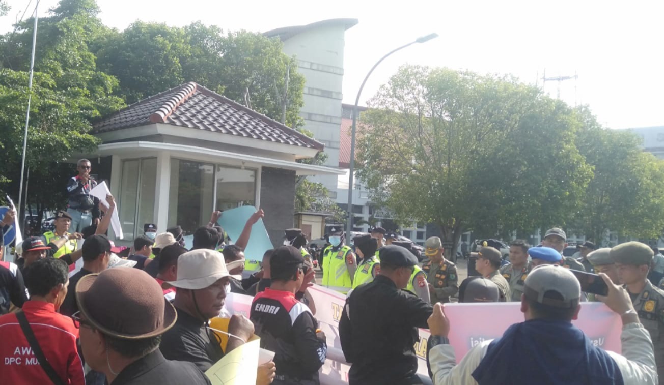 Ikut Aksi Damai di Depan Kantor Bupati Muba, Mantan Satpam Tiba-Tiba Pingsan lalu Meninggal Dunia 