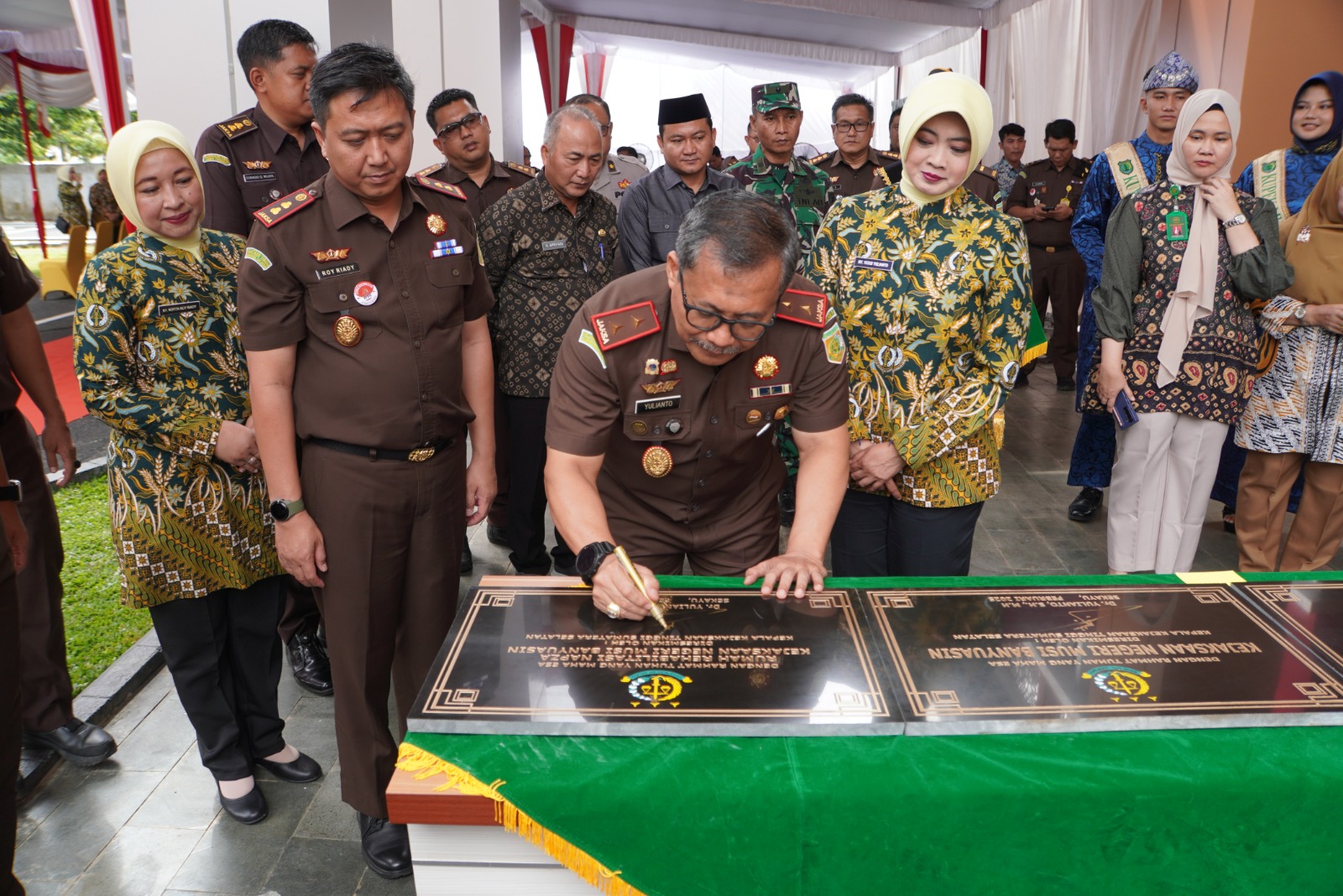 Kunker ke Kejari Muba, Kajati Resmikan Gedung Kantor hingga Rumah Rehabilitasi Napza