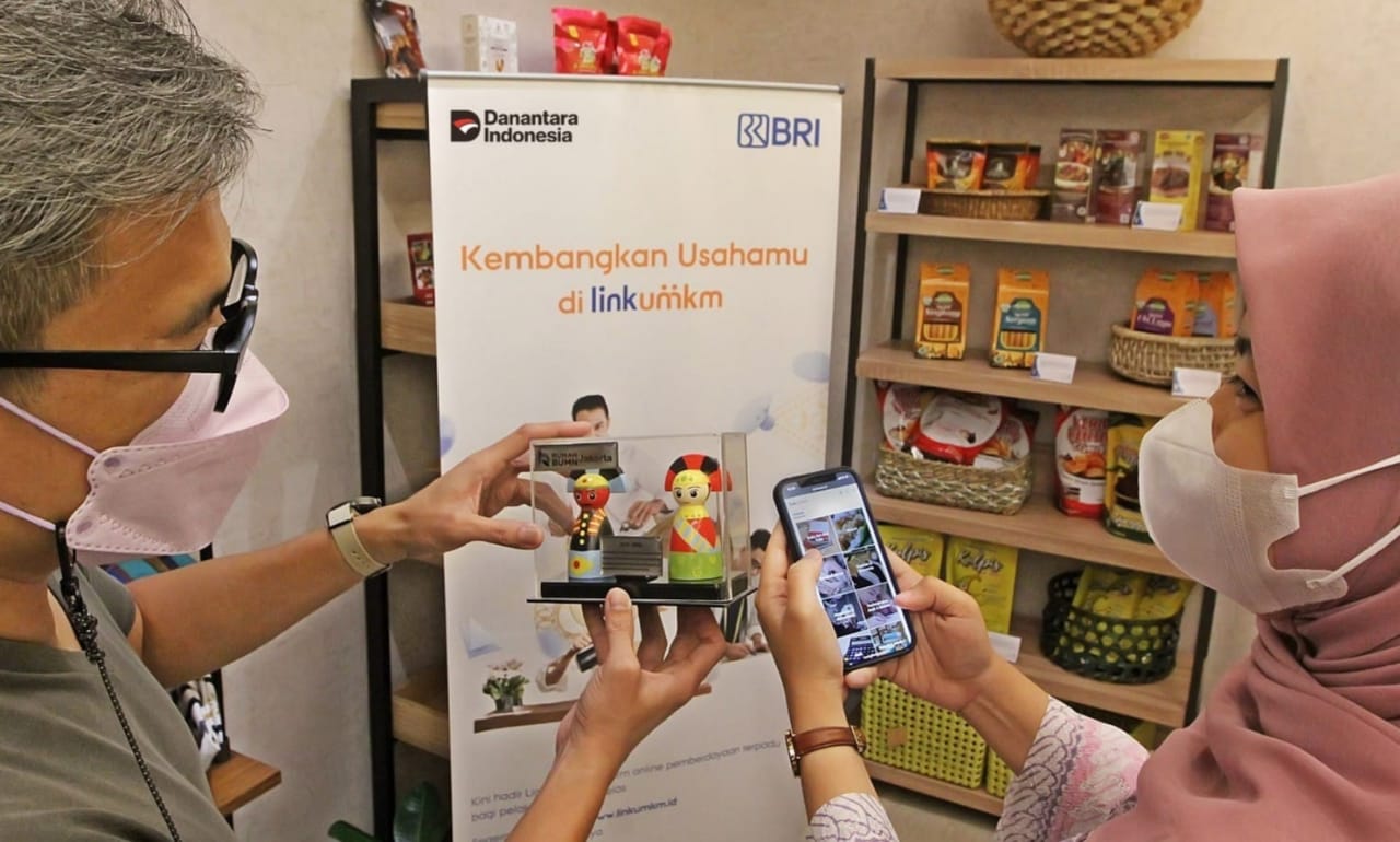 Usaha Camilan Berbasis Resep Keluarga Ini Berhasil Naik Kelas Lewat LinkUMKM BRI