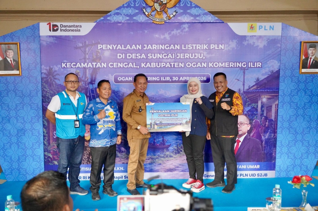 PLN Alirkan Listrik 24 Jam ke Dusun Terpencil di Cengal OKI