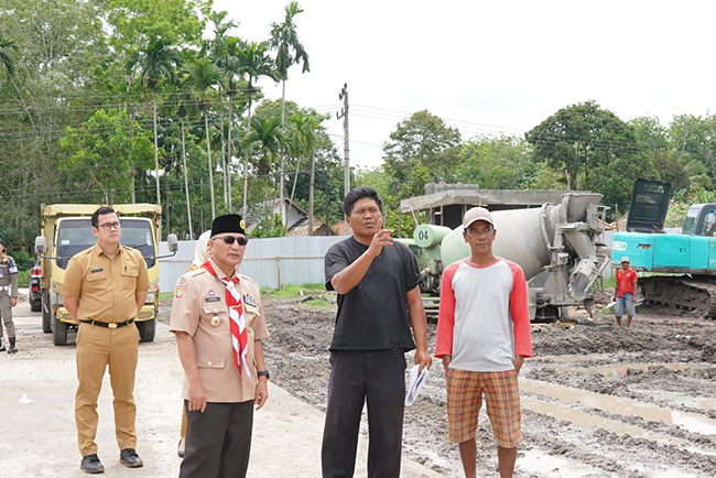 Pj Bupati Tegaskan Pasang Papan Proyek Pembangunan Sesuai Aturan