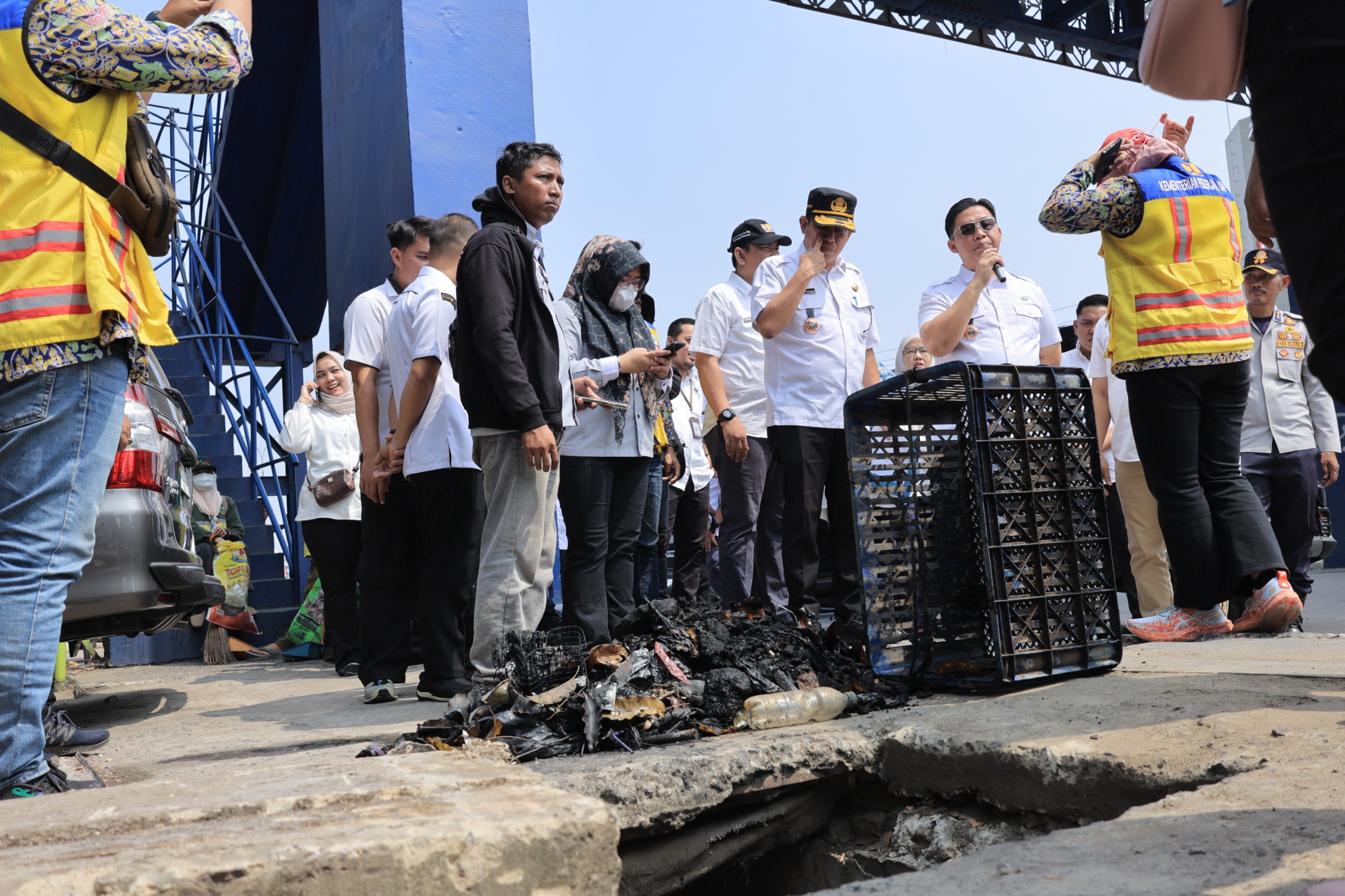 Tim Pemkot Palembang Mulai Tinjau Beberapa Titik Banjir di Jalan Protokol Kota Palembang, Termasuk depan UIGM
