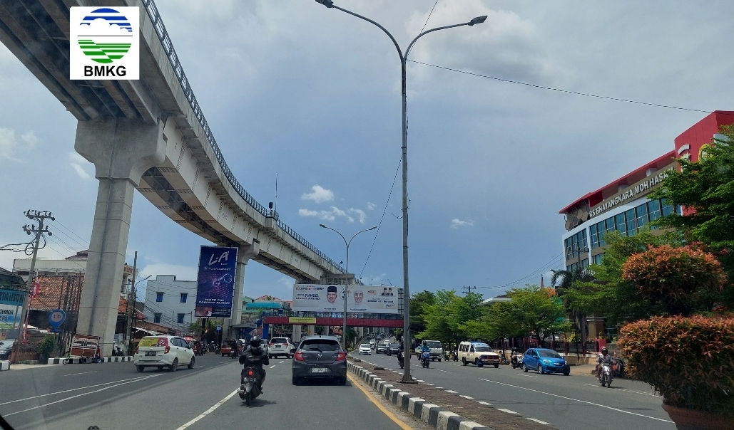 INFO BMKG: Cuaca di Palembang Berubah-ubah, Waspada Hujan Lebat dan Kilat di Beberapa Wilayah Sumsel