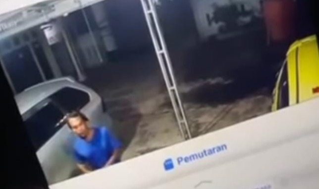 Seorang Pria di Palembang Curi Pakaian Dalam Perempuan Terekam CCTV, Tuai Respon Kocak Warganet 