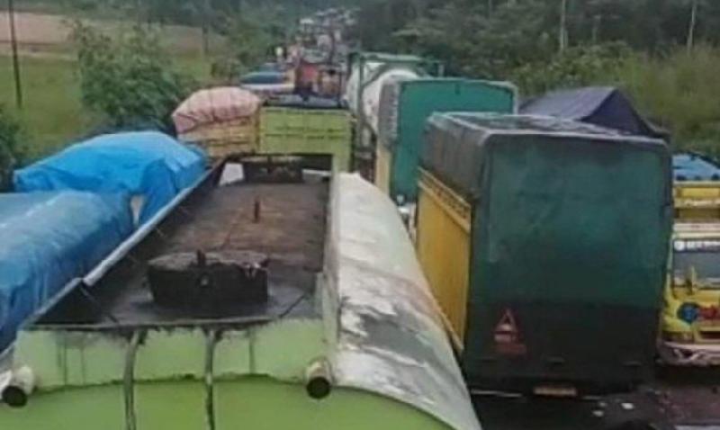 Terjebak Macet Panjang Gegara Angkutan Batubara di Jambi, 1 Pasien Meninggal Dunia di Ambulans 