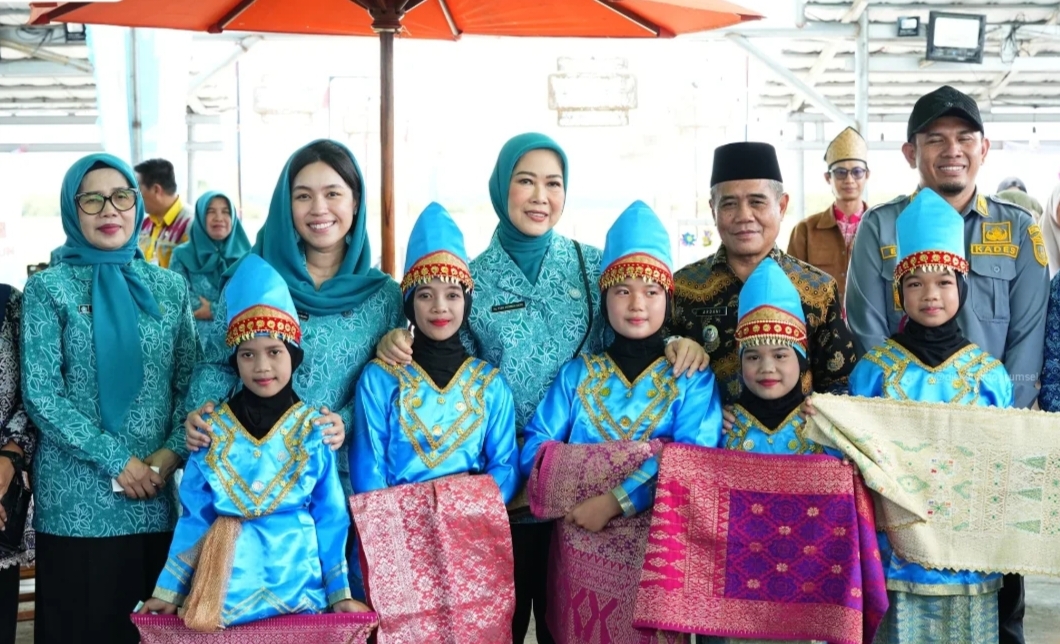 Wabup Ogan Ilir Dampingi Ketua TPP-PKK Sumsel Tinjau Desa Wisata Burai