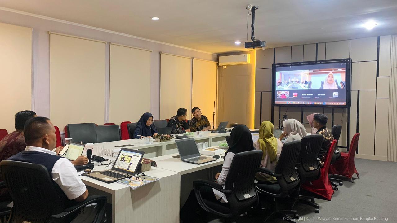 Lewat Rapat Daring, Kanwil Kemenkum Babel Selaraskan 7 Raperbup Pemkab Beltim Sesuai Amanat UU 13/2022