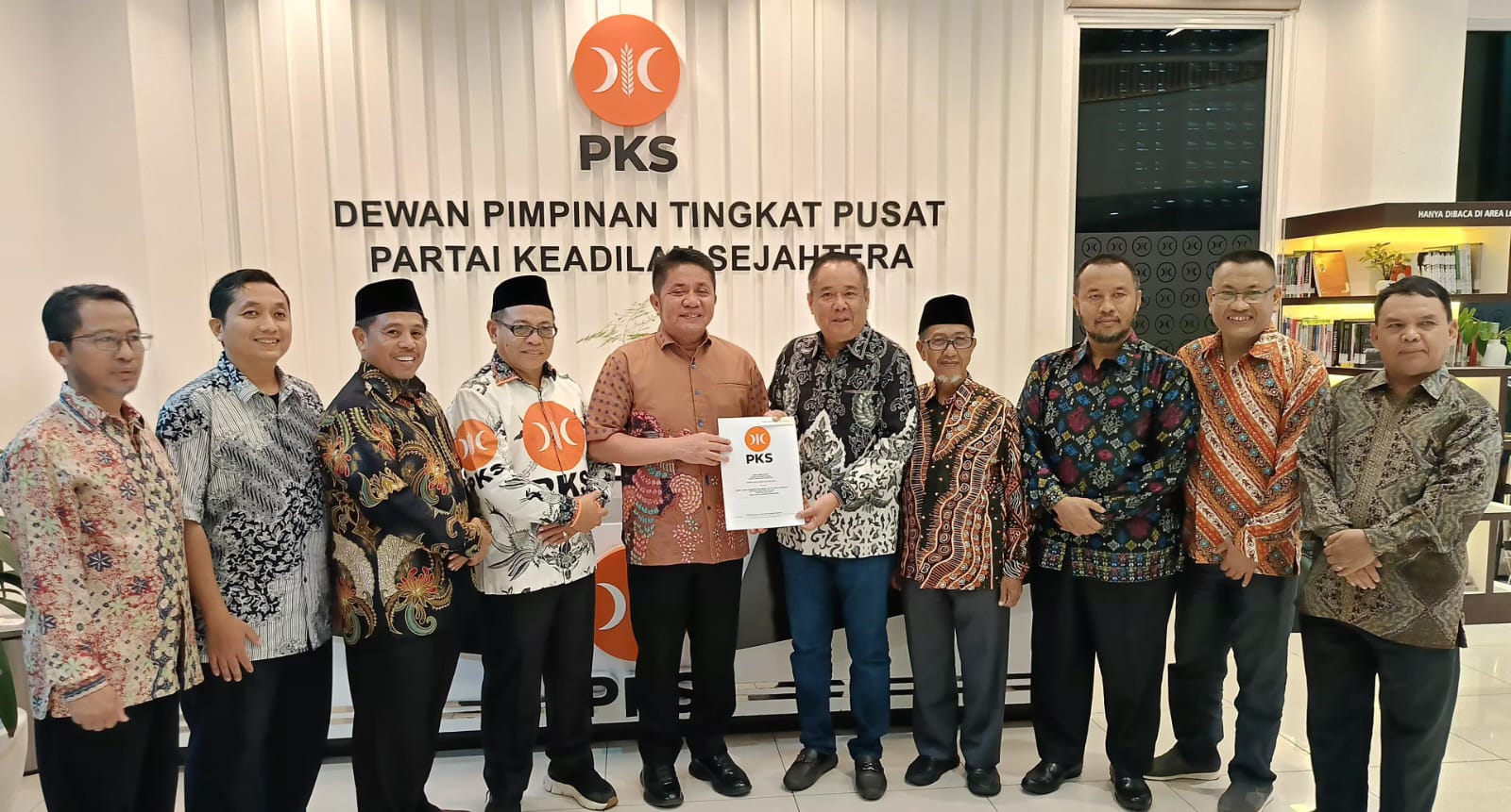 Presiden PKS Serahkan SK Bacagub dan Bacawagub Sumsel ke Herman Deru dan Cik Ujang