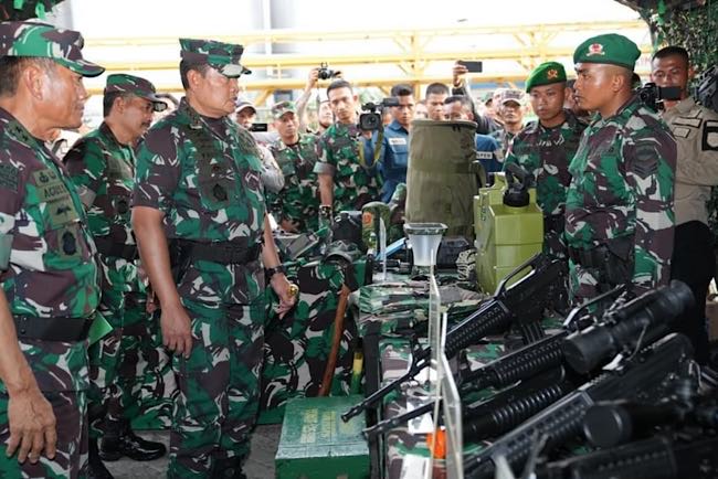 HOT NEWS…Aksi Licik KKB Ternyata Jadikan Ibu dan Anak-anak Sebagai Tameng, Anggota TNI Ragu Menembak 