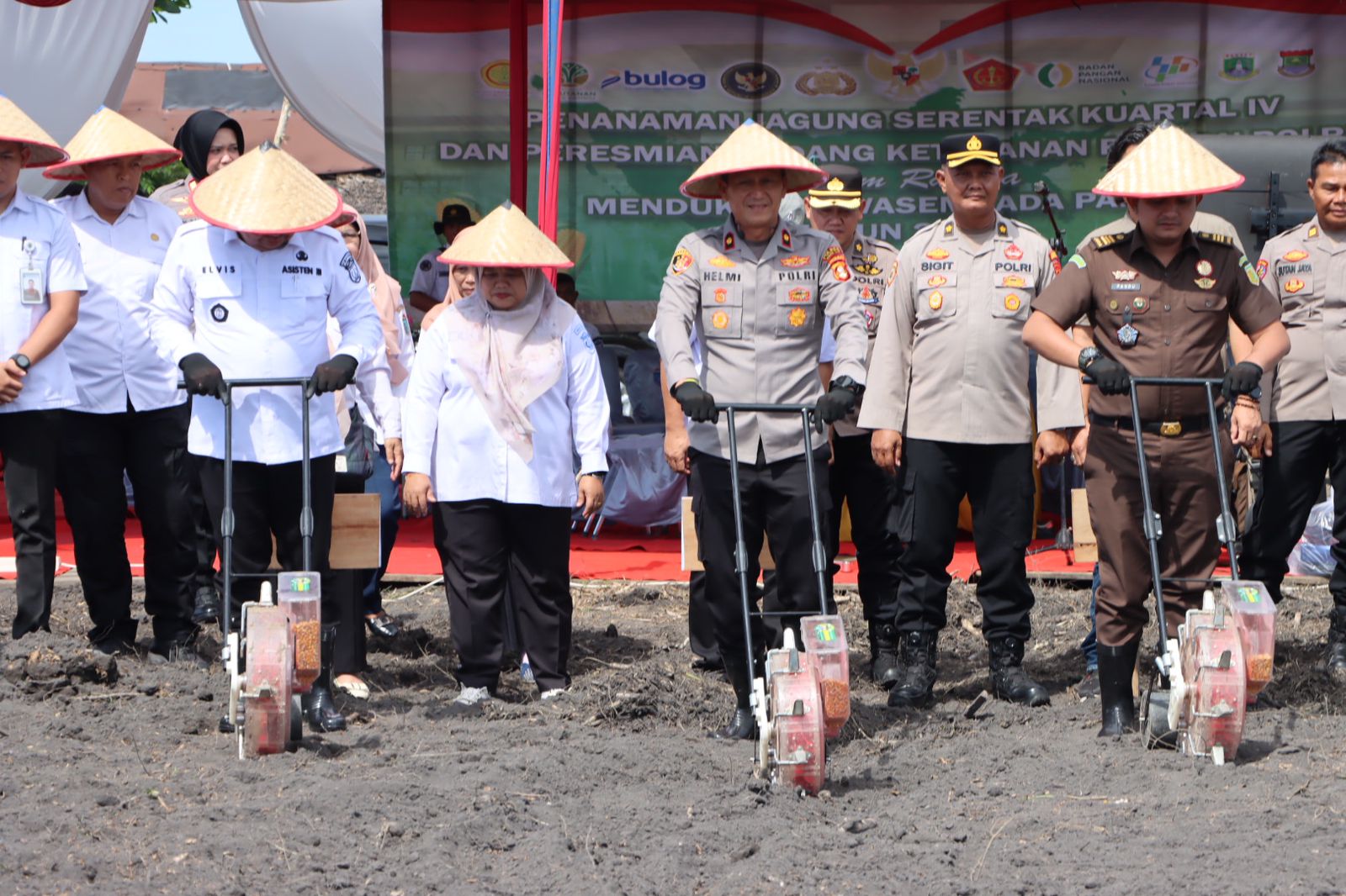 Penanaman Jagung Serentak Kuartal IV Tahun 2025 Polres Ogan Ilir Dukung Program Swasembada Pangan Nasional