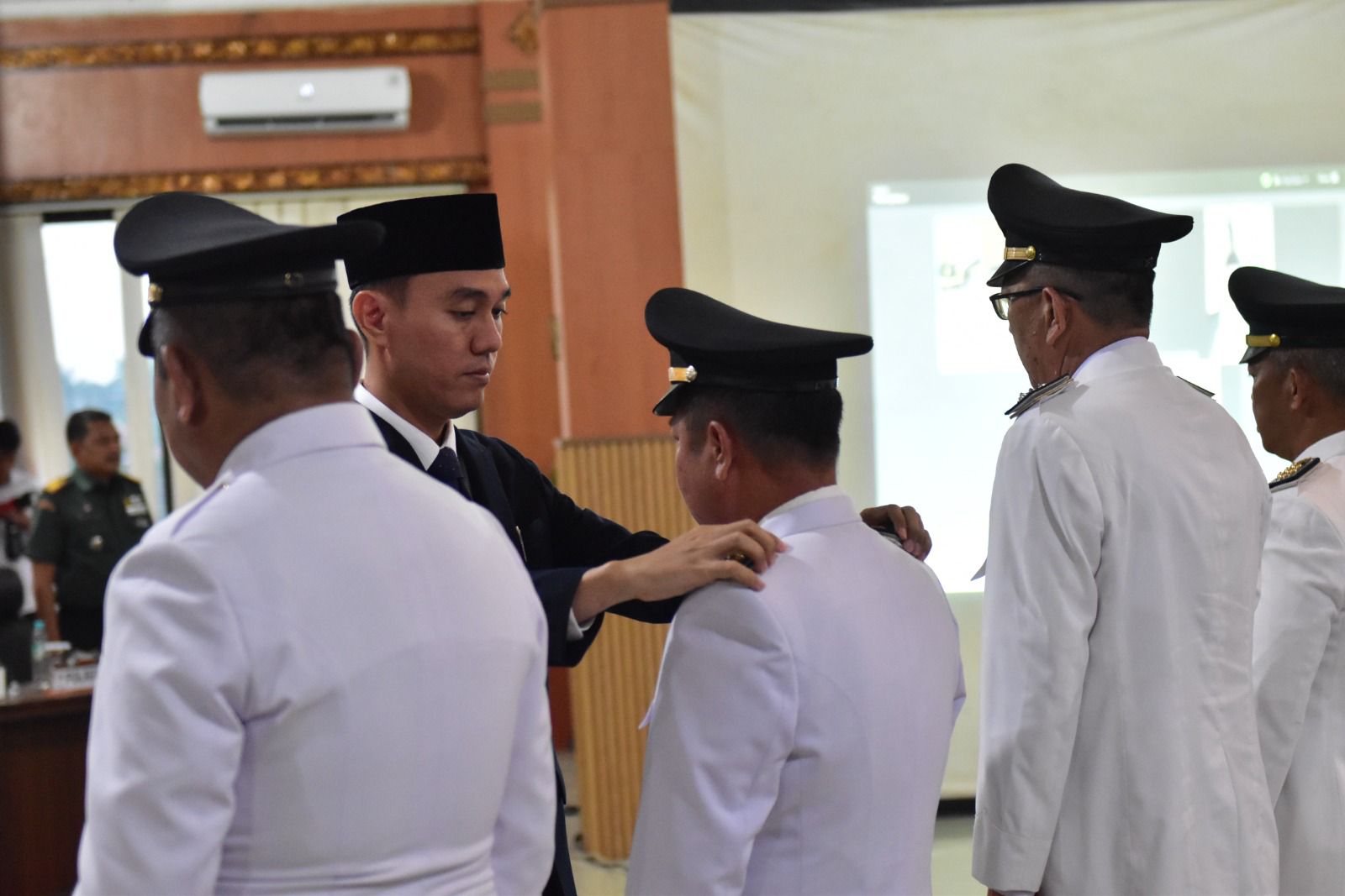 Bupati OKI Tegaskan Pejabat Harus Total Melayani dan Setia pada Masyarakat