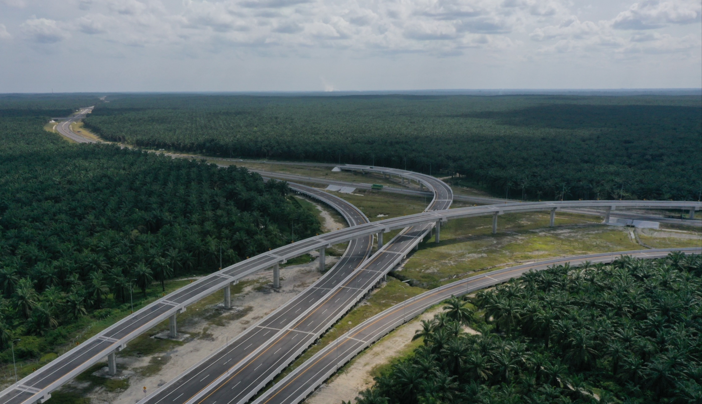 10 Tahun Kepemimpinan, Jokowi Berhasil Bangun 1.235 Kilometer Jalan Tol di Pulau Sumatera