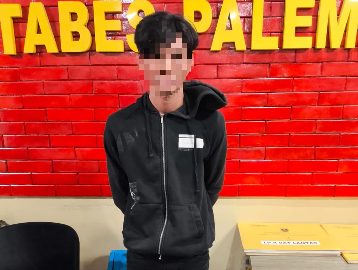 Pria Ini Babak Belur Dihajar Massa Usai Nekat Rekam Mantan Pacar Sedang Mandi di Kontrakan 