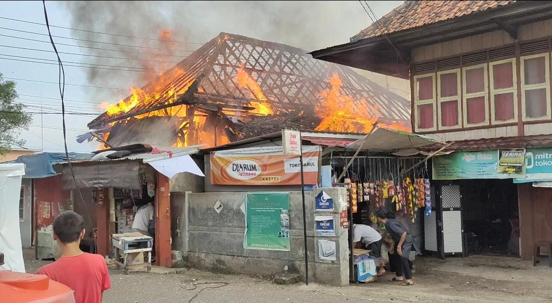 Si Jago Merah Mengamuk, Lahap Rumah Warga Kelurahan 1 Ulu Palembang