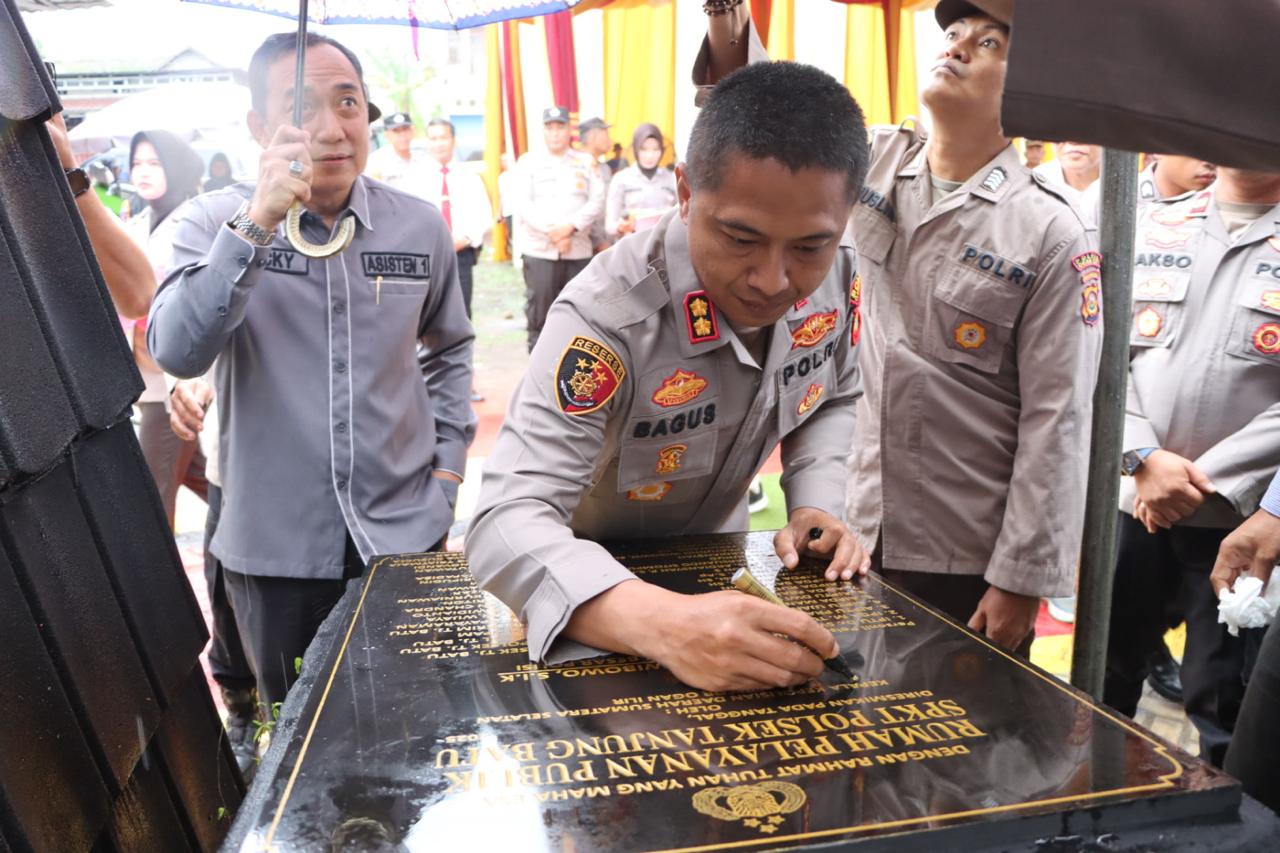 Kapolres Ogan Ilir Resmikan 3 Gedung Ikonik Pelayanan Polri di Polsek Tanjung Batu, Salah Satunya TPQ
