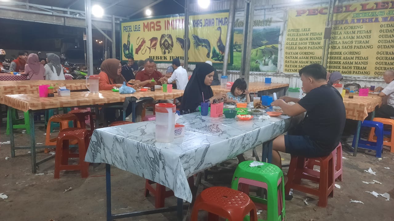 Pecel Lele Mas Imam Plaju Favorit Palembang, Andalan Sambal Pedas Khas Jawa Timur dan Menu Seafood